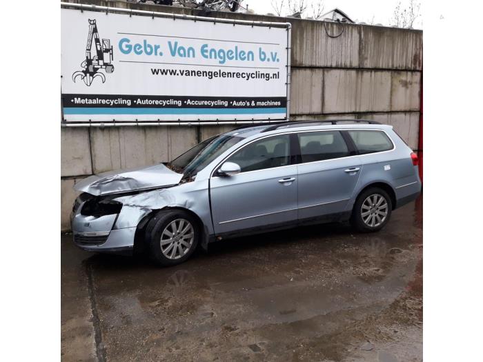 Volkswagen Passat Sloopvoertuig (2007, Blauw)