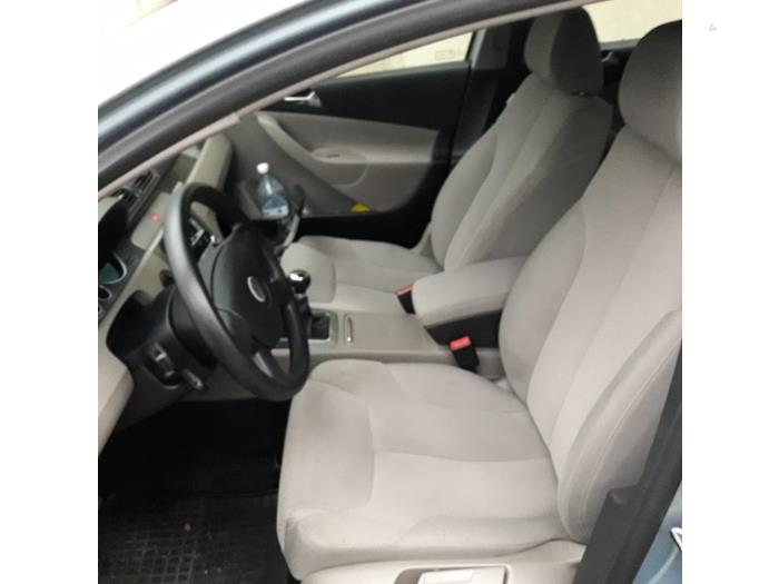 Volkswagen Passat Sloopvoertuig (2007, Blauw)