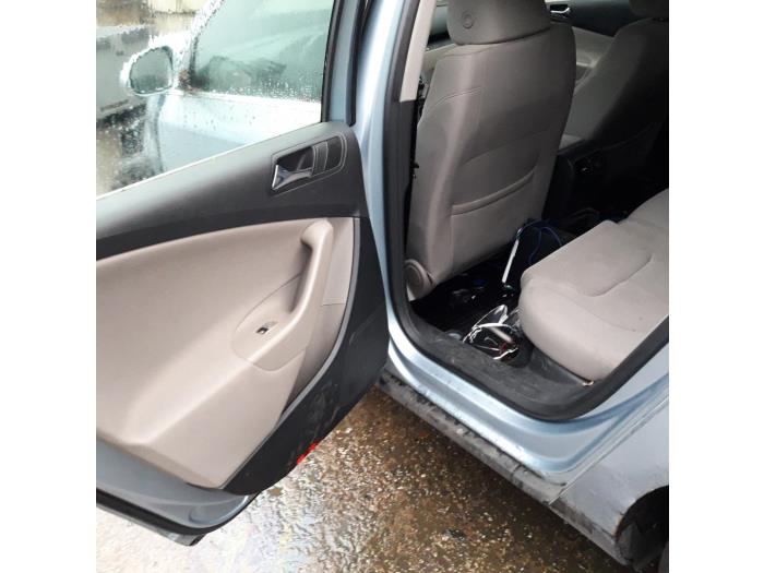 Volkswagen Passat Sloopvoertuig (2007, Blauw)