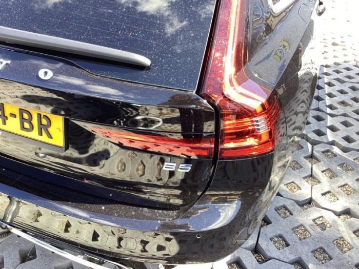 Volvo V90 II 2.0 B5 Mild Hybrid Geartronic 16V Skrotfordon (2023, ZWART)