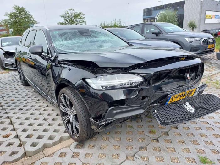Volvo V90 II 2.0 B5 Mild Hybrid Geartronic 16V Skrotfordon (2023, ZWART)