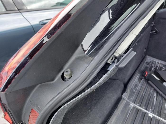 Volvo V90 II 2.0 B5 Mild Hybrid Geartronic 16V Skrotfordon (2023, ZWART)