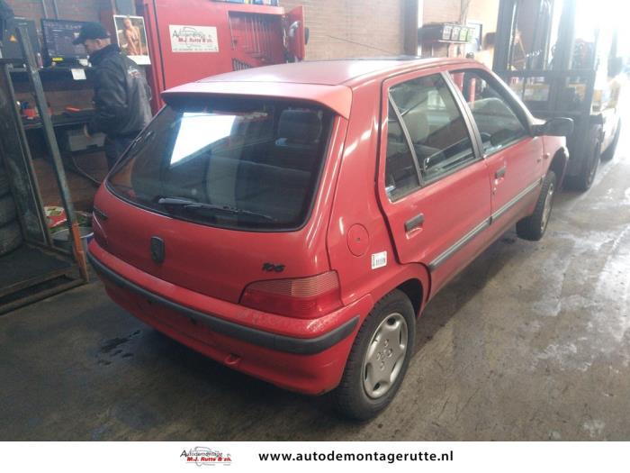 Peugeot 106 II 1.1 XN,XR,XT,Accent Sloopvoertuig (1996, Rood)