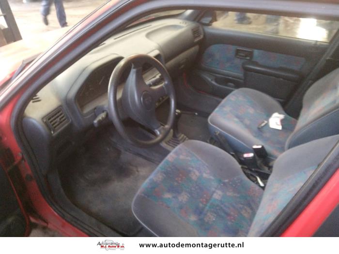 Peugeot 106 II 1.1 XN,XR,XT,Accent Sloopvoertuig (1996, Rood)