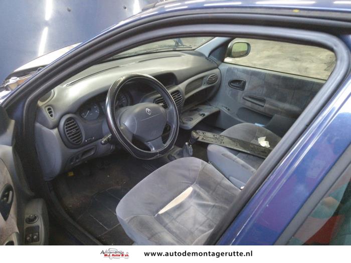 Renault Megane Break/Grandtour 1.6 16V RXE,RXT Sloopvoertuig (2000, Blauw)