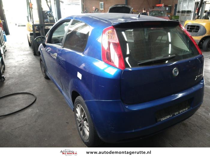 Fiat Grande Punto 1.2 Skrotfordon (2006, BLAUW)