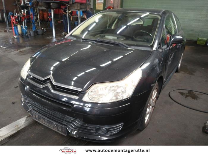 Citroen C4 Coupé 1.6 16V Sloopvoertuig (2005, Zwart)