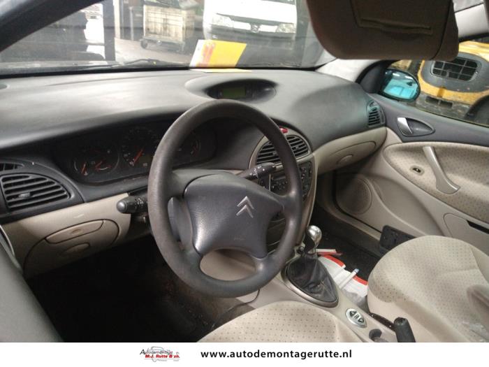 Citroen C5 I Berline 2.0 16V Samochód złomowany (2001, Niebieski)