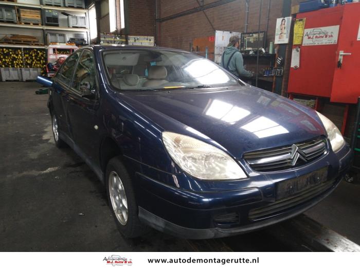 Citroen C5 I Berline 2.0 16V Samochód złomowany (2001, Niebieski)