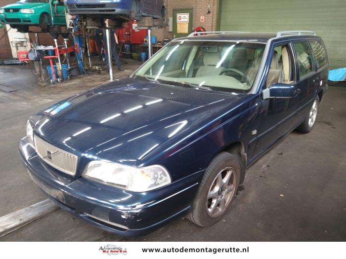 Volvo V70 (V108118)