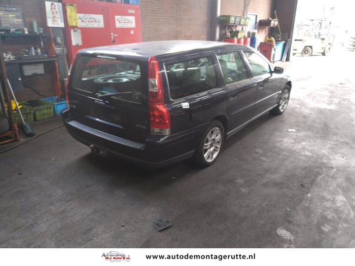 Volvo V70 2.4 20V 140 Bifuel CNG Skrotfordon (2005, BLAUW)