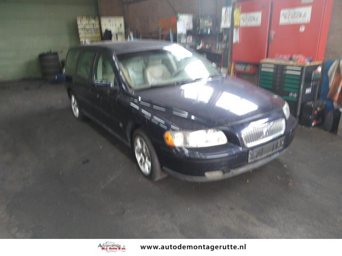 Volvo V70 2.4 20V 140 Bifuel CNG Skrotfordon (2005, BLAUW)