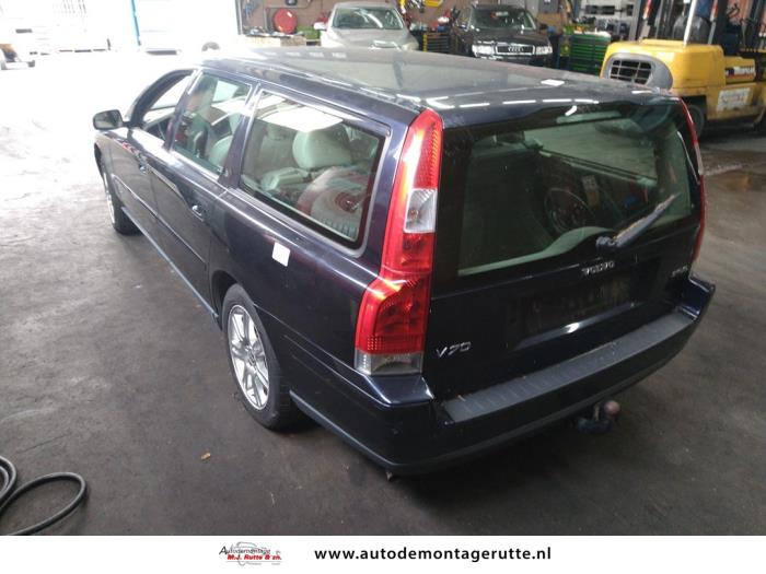 Volvo V70 2.4 20V 140 Bifuel CNG Skrotfordon (2005, BLAUW)
