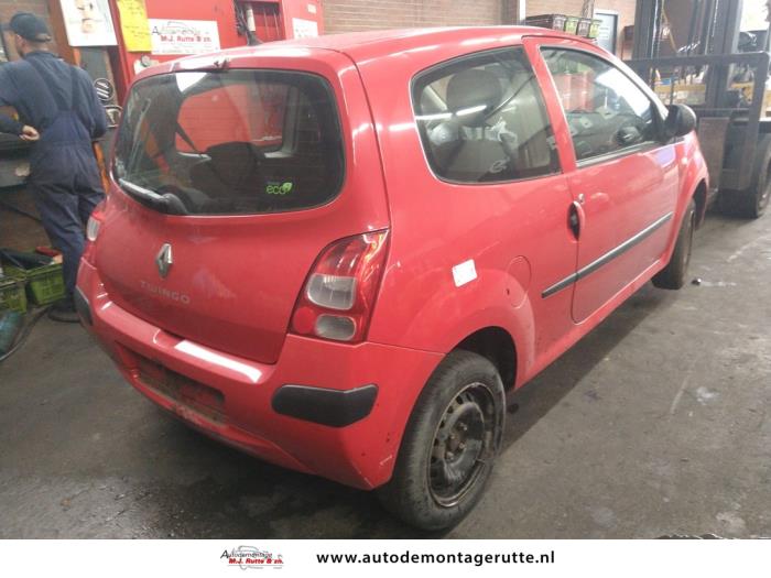 Renault Twingo II 1.2 Skrotfordon (2007, ROOD)
