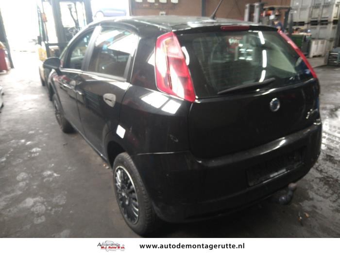 Fiat Grande Punto 1.2 Skrotfordon (2006, ZWART)