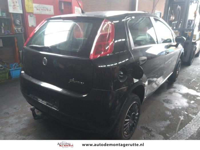 Fiat Grande Punto 1.2 Skrotfordon (2006, ZWART)