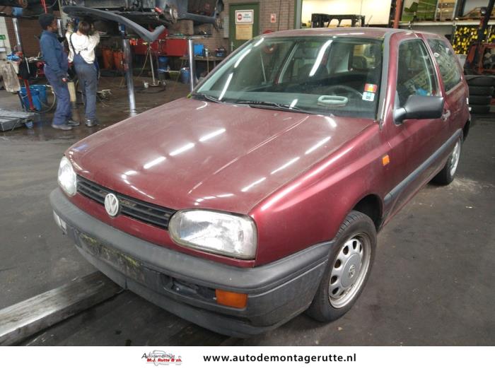 Volkswagen Golf (V108369)