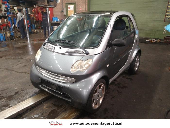 Smart City-Coupé 0.6 Turbo i.c. Skrotfordon (2002, GRIJS)