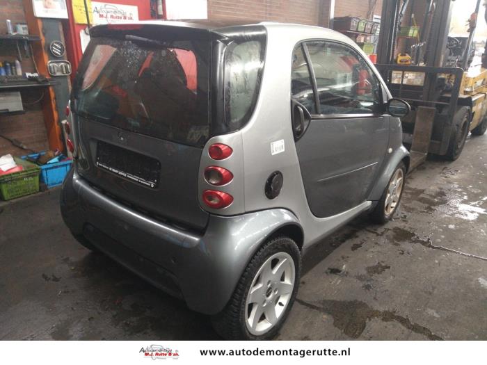 Smart City-Coupé 0.6 Turbo i.c. Skrotfordon (2002, GRIJS)