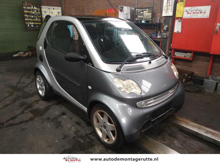 Smart City-Coupé 0.6 Turbo i.c. Skrotfordon (2002, GRIJS)