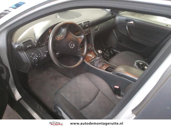 Mercedes C 1.8 C-180K 16V Skrotfordon (2006, GRIJS)