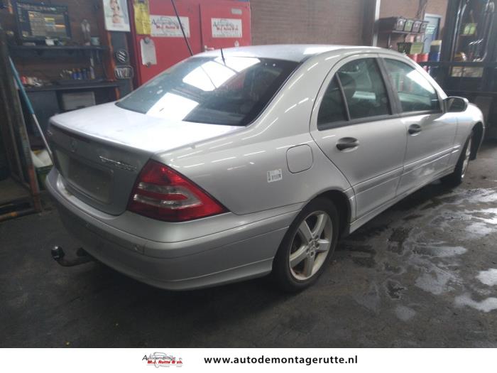 Mercedes C 1.8 C-180K 16V Skrotfordon (2006, GRIJS)