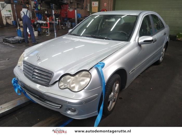 Mercedes C 1.8 C-180K 16V Skrotfordon (2006, GRIJS)