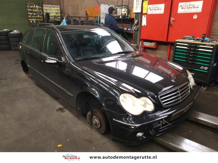 Mercedes C Combi 1.8 C-230K 16V Skrotfordon (2004, ZWART)