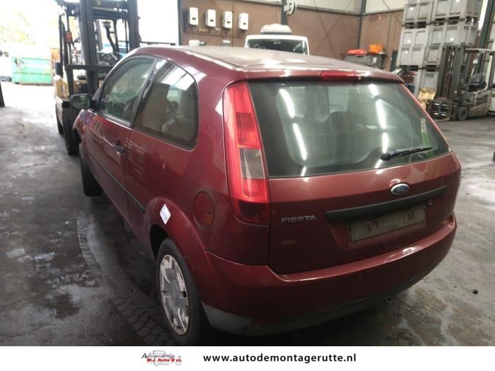 Ford Fiesta 5 1.4 16V Skrotfordon (2003, ROOD)
