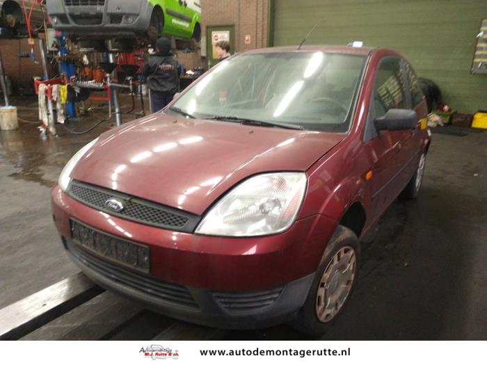 Ford Fiesta 5 1.4 16V Skrotfordon (2003, ROOD)