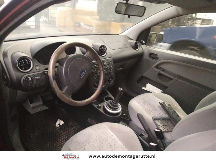 Ford Fiesta 5 1.4 16V Skrotfordon (2003, ROOD)