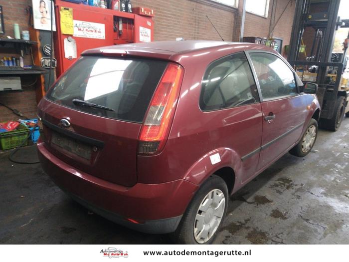Ford Fiesta 5 1.4 16V Skrotfordon (2003, ROOD)