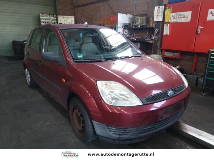 Ford Fiesta 5 1.4 16V Skrotfordon (2003, ROOD)