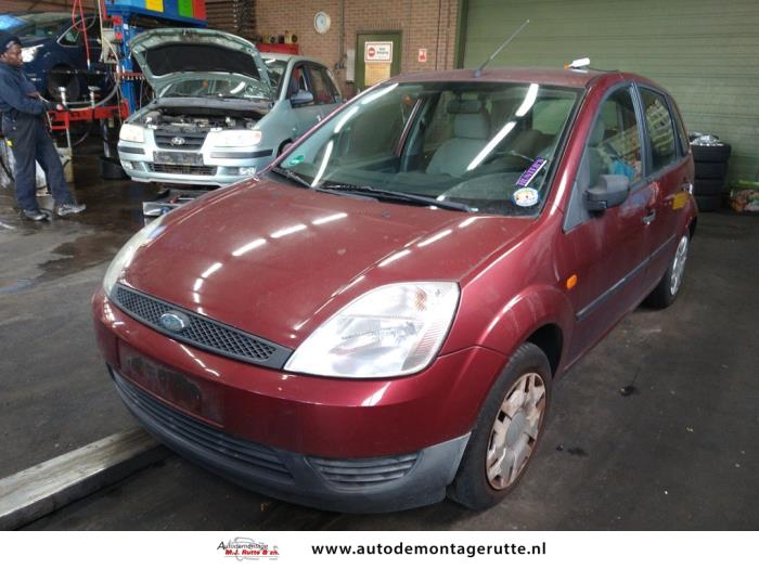 Ford Fiesta 5 1.4 16V Skrotfordon (2003, ROOD)