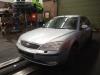 Ford Mondeo uit 2004 (Sloopvoertuig)