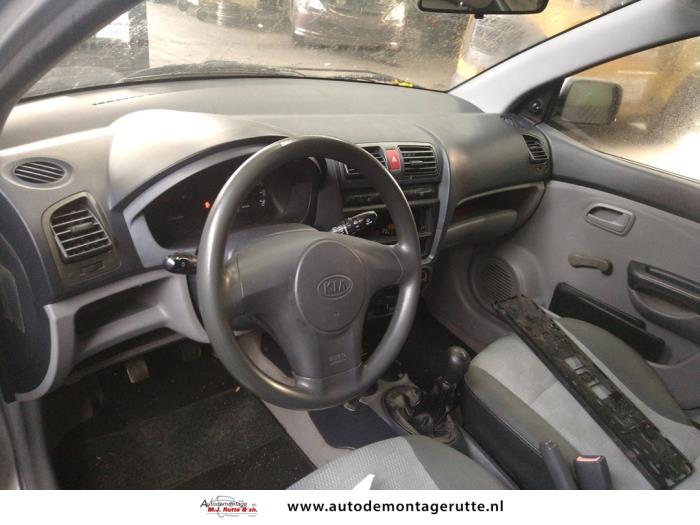 Kia Picanto 1.0 12V Skrotfordon (2006, GRIJS)