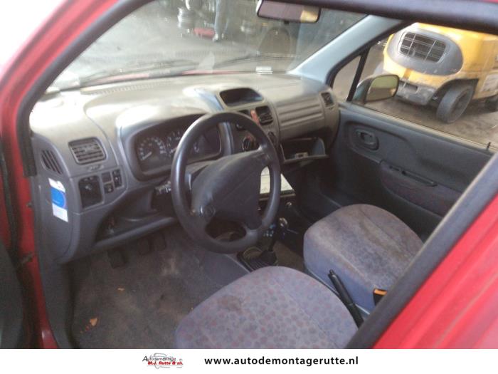 Suzuki Wagon-R+ 1.3 16V Skrotfordon (2000, ROOD)
