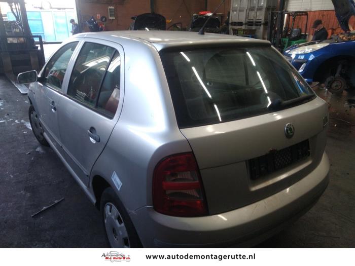 Skoda Fabia 1.4i Sloopvoertuig (2000, Grijs)