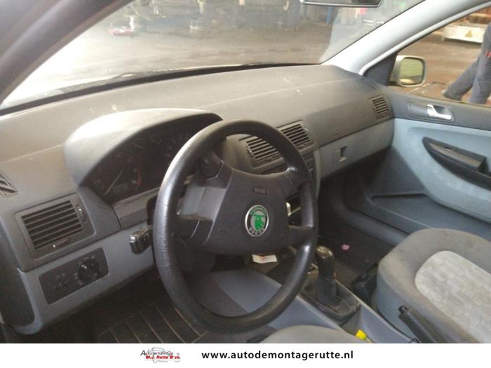 Skoda Fabia 1.4i Sloopvoertuig (2000, Grijs)