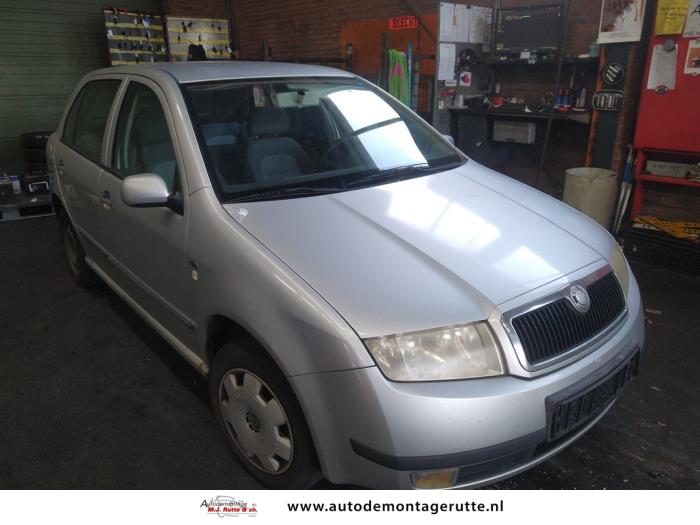 Skoda Fabia 1.4i Sloopvoertuig (2000, Grijs)