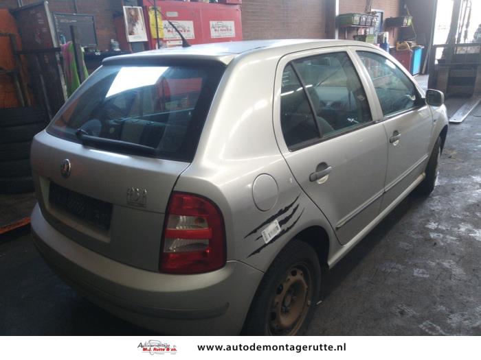 Skoda Fabia 1.4i Sloopvoertuig (2000, Grijs)