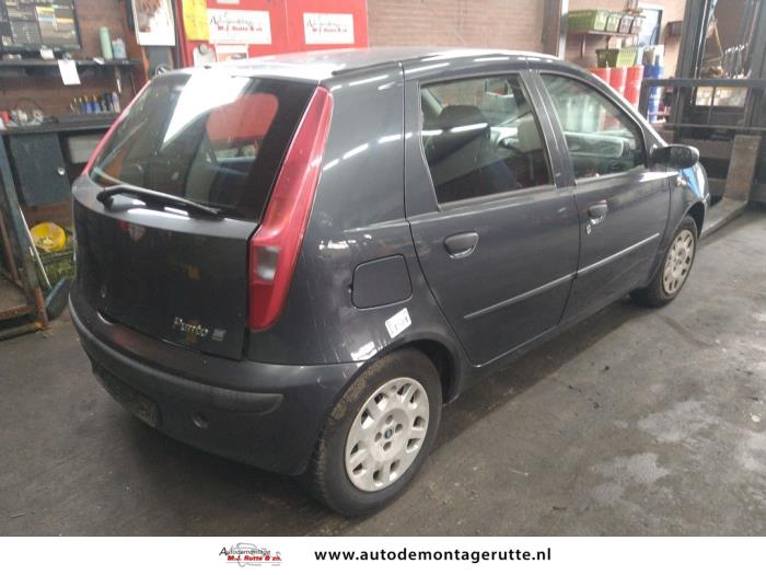Fiat Punto II 1.2 60 S Sloopvoertuig (2001, Grijs)