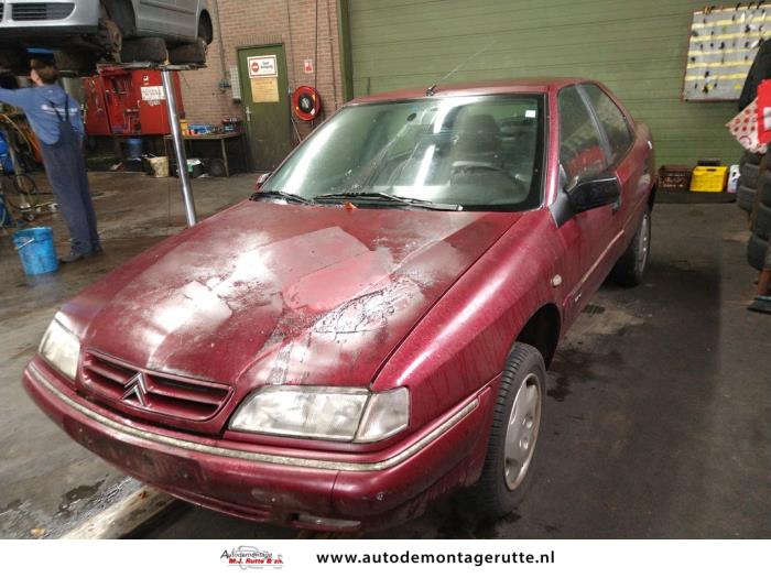 Citroen Xantia 1.8i X,SX,Harmonie,Sensation 16V Sloopvoertuig (2000, Rood)