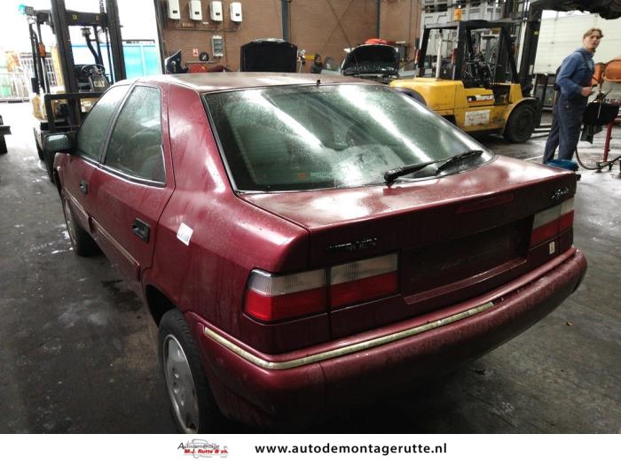 Citroen Xantia 1.8i X,SX,Harmonie,Sensation 16V Sloopvoertuig (2000, Rood)