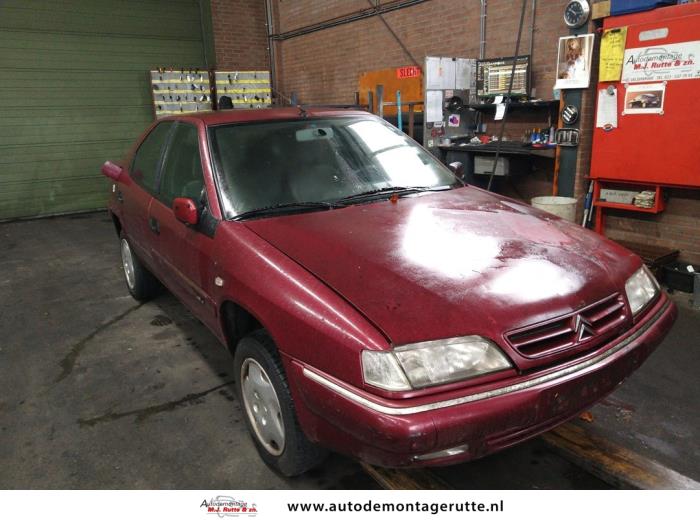 Citroen Xantia 1.8i X,SX,Harmonie,Sensation 16V Sloopvoertuig (2000, Rood)