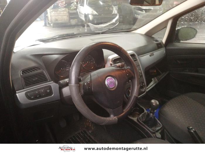Fiat Grande Punto 1.4 Samochód złomowany (2009, Niebieski)