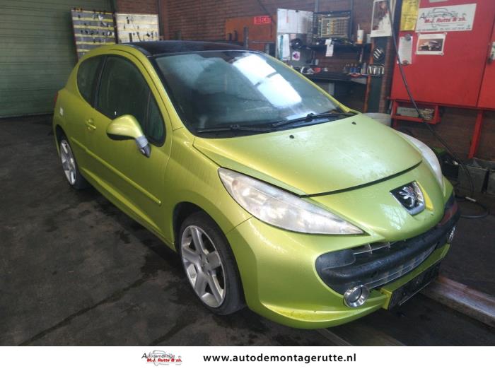 Peugeot 207/207+ 1.4 16V Skrotfordon (2006, GEEL)