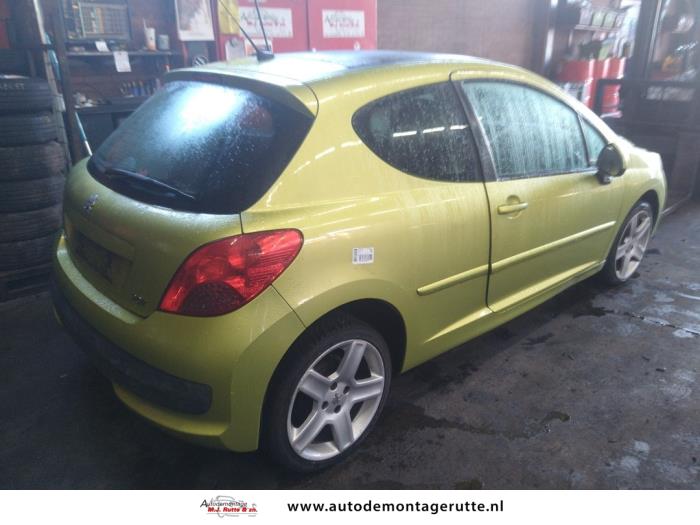 Peugeot 207/207+ 1.4 16V Skrotfordon (2006, GEEL)
