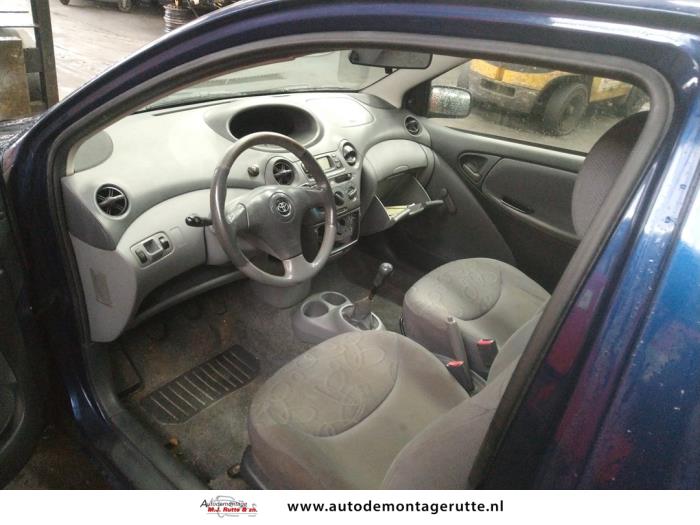 Toyota Yaris 1.3 16V VVT-i Sloopvoertuig (2000, Blauw)