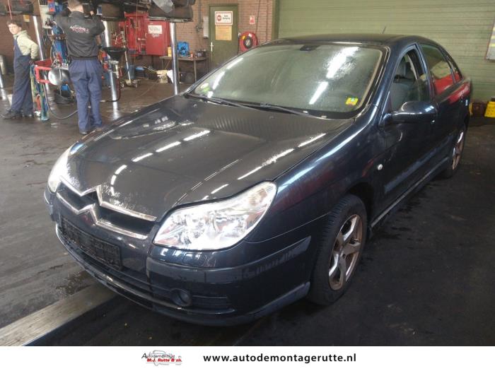 Citroen C5 II Berline 1.8 16V Skrotfordon (2005, GRIJS)